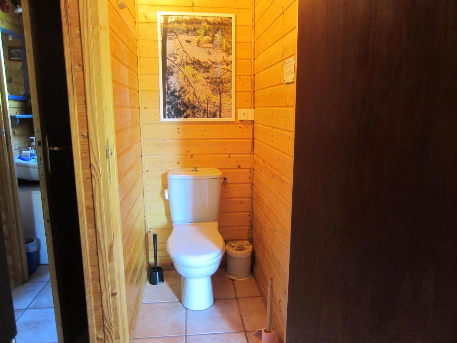 Les Chalets De La Vigne Grande Saint-Floret ภายนอก รูปภาพ