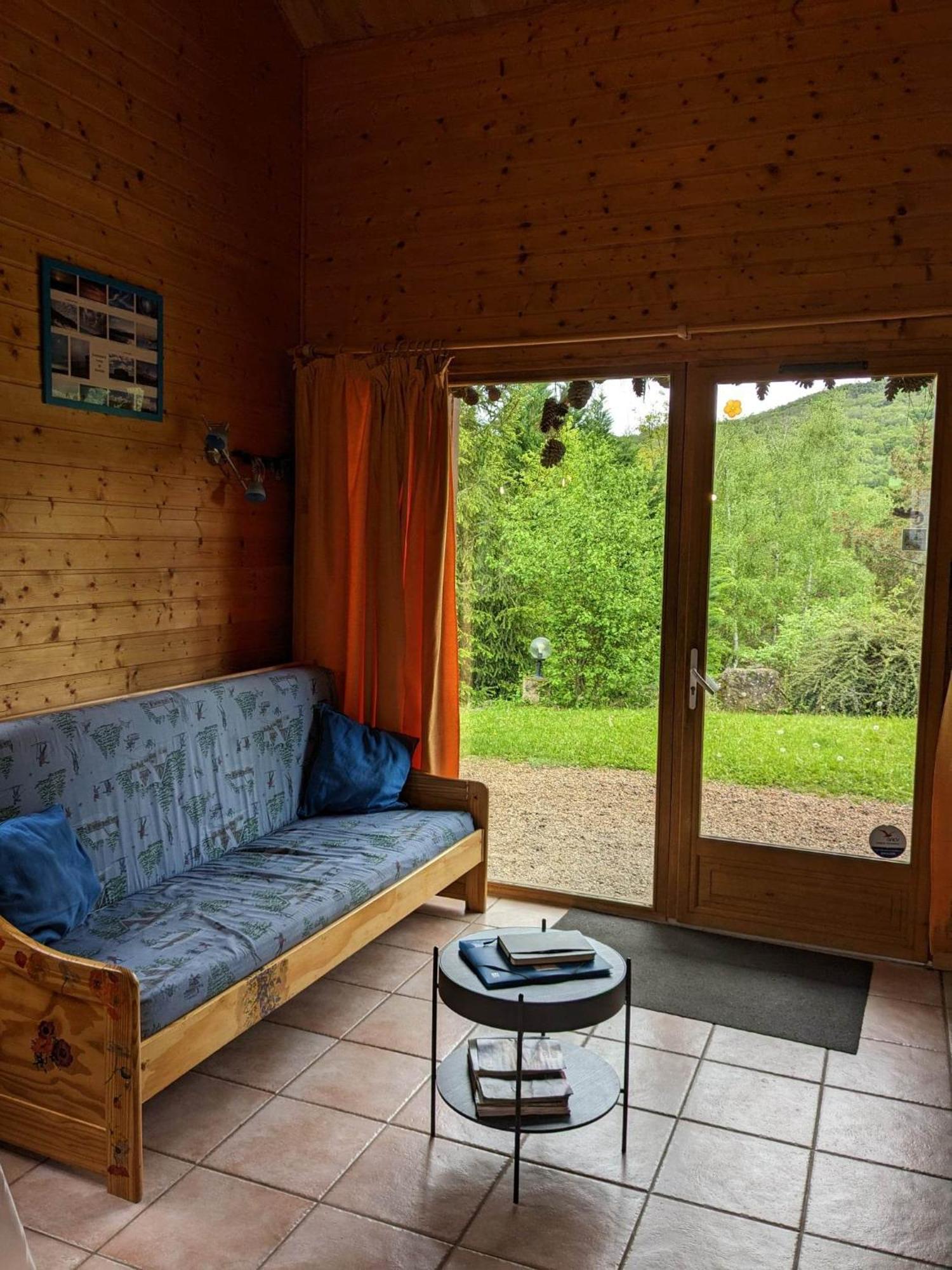 Les Chalets De La Vigne Grande Saint-Floret ภายนอก รูปภาพ