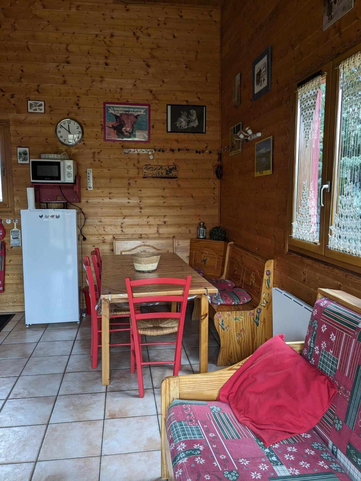Les Chalets De La Vigne Grande Saint-Floret ภายนอก รูปภาพ