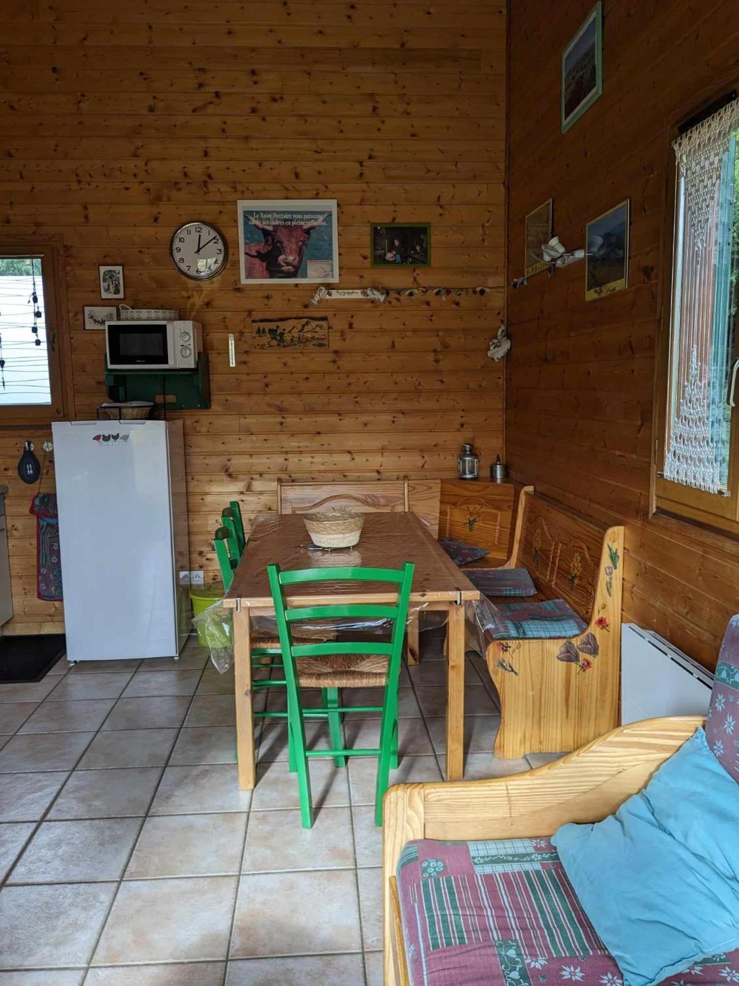 Les Chalets De La Vigne Grande Saint-Floret ภายนอก รูปภาพ